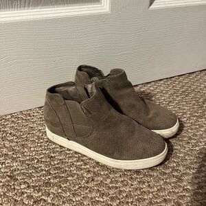 Time and Tru Wedge sneaker